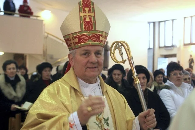 Biskup F. Komarica krstio Kristijana Ivkovića