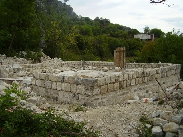 Kamene kuće III